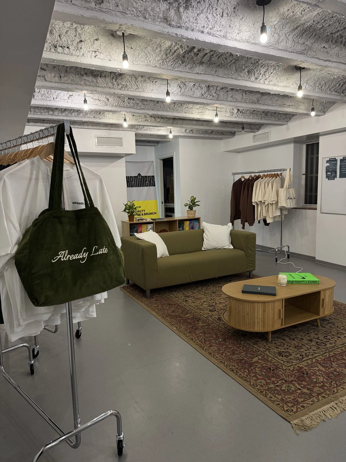 El showroom de Already Late instalado en el Museo de las Ilusiones